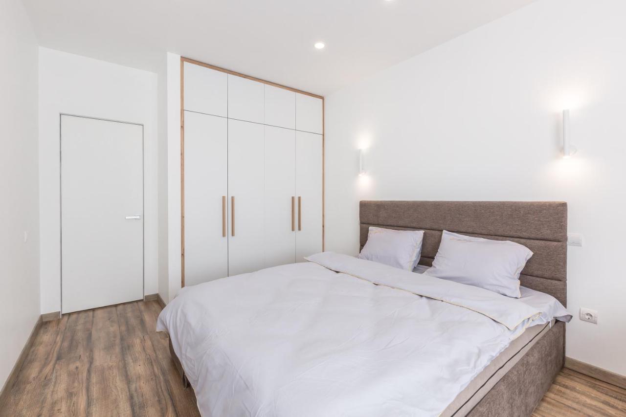 Центр На Вулиці Проспект Шевченка 12 Навпроти Макдональса З Балконом Apartment Lviv Exterior photo